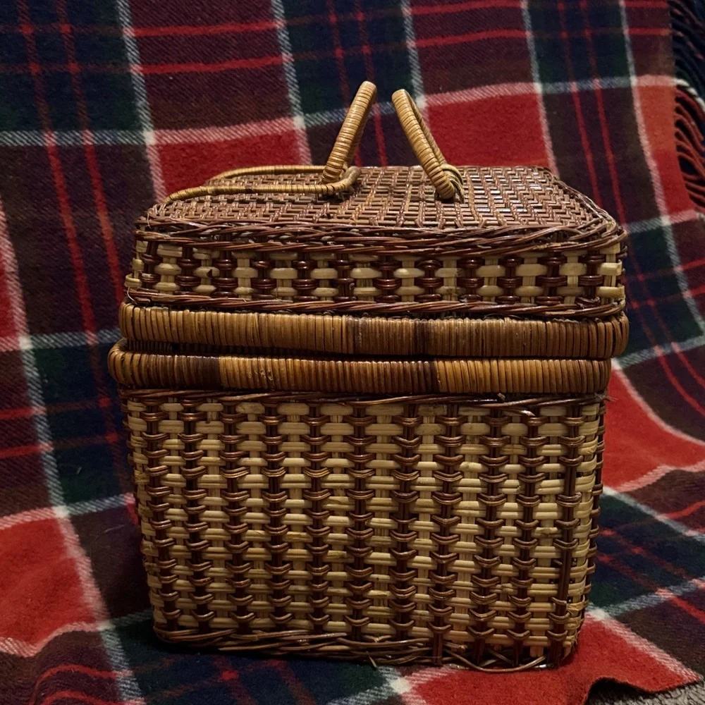 N/A stunning wicker